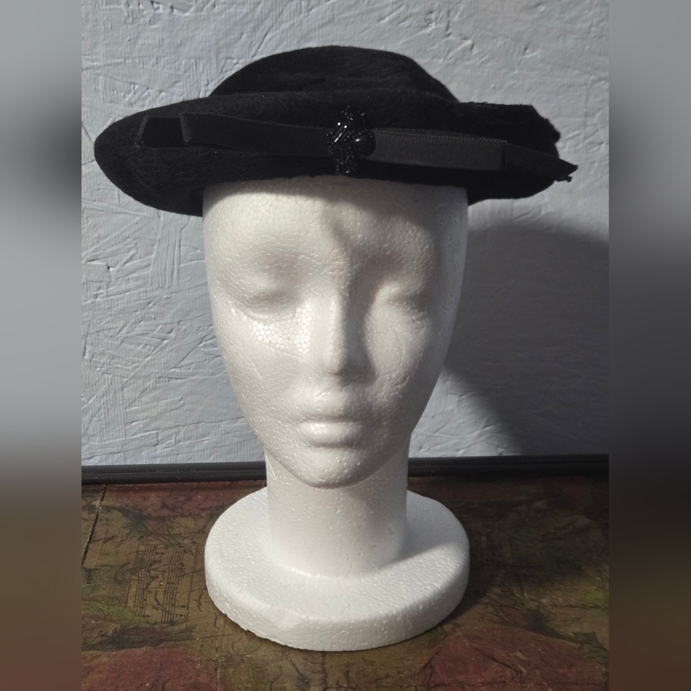 Vintage 1950s Black Robinaire Wool Beret W/Ribbon